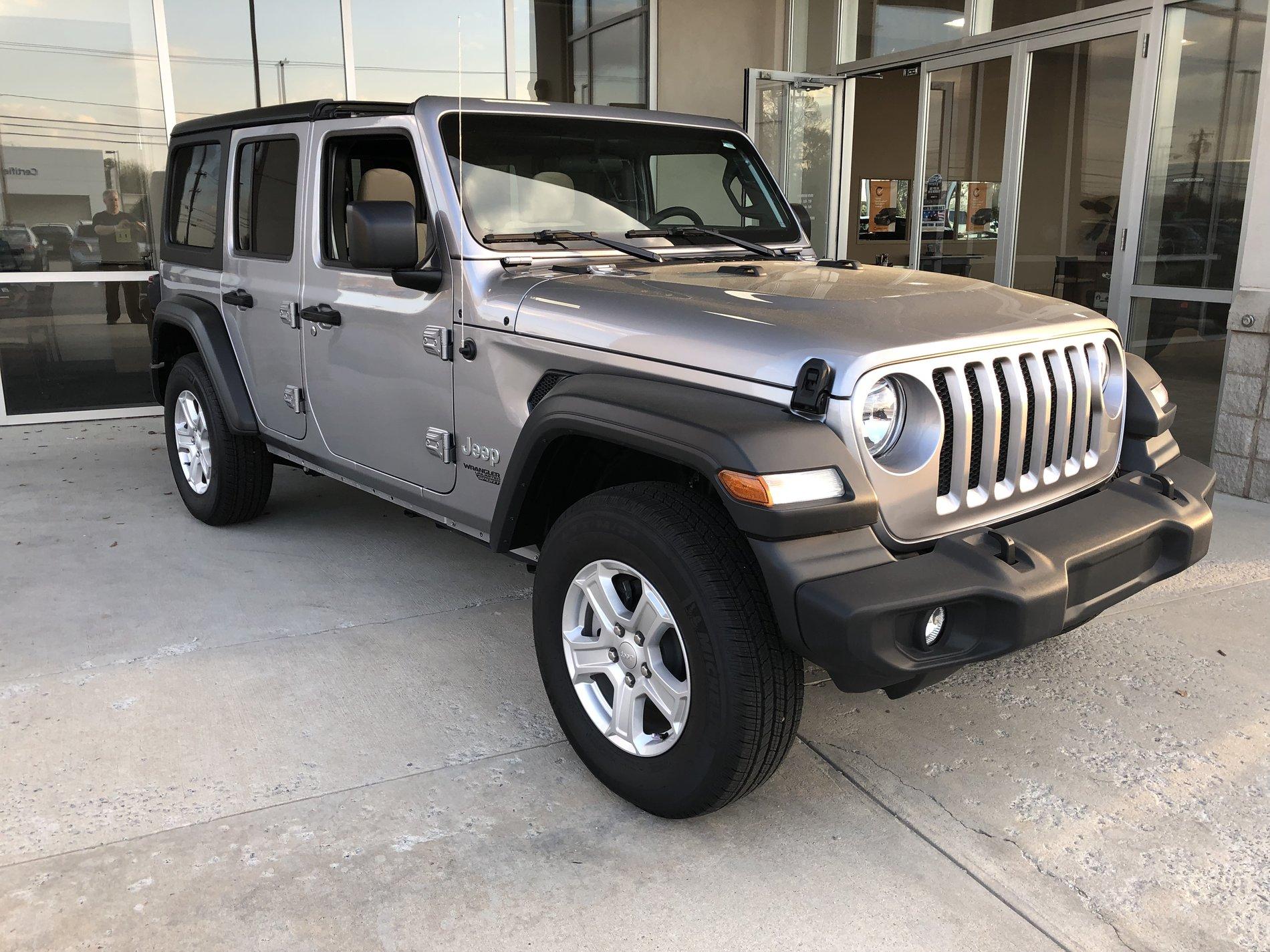 Jeep Wrangler JL My New Jeep 25F36502-0F90-4BF6-B986-EC2B23620A13