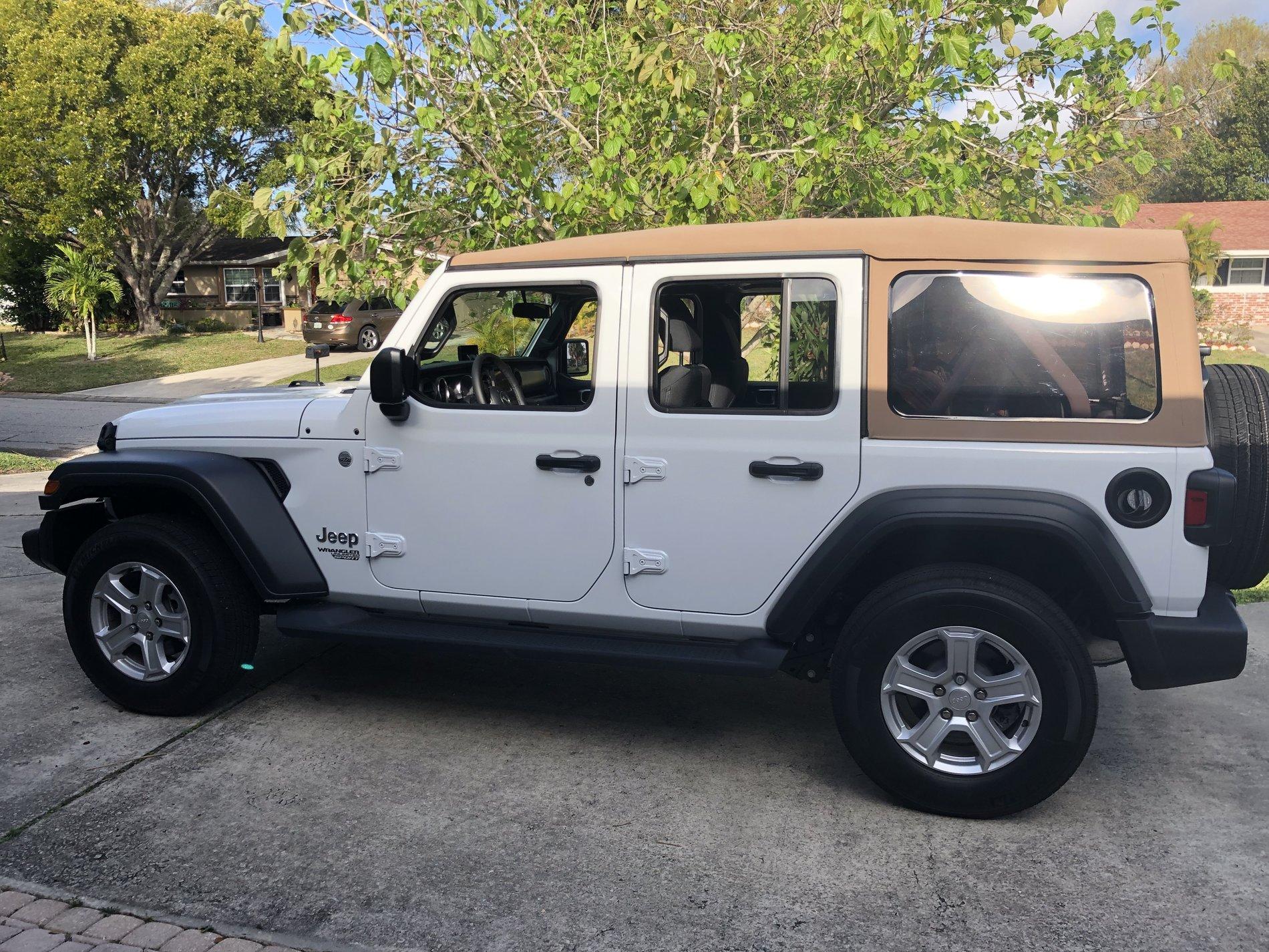 Jeep Wrangler JL Tan Soft Tops F3F6BEC8-2913-4CF4-9C08-7D6E0890EEA2