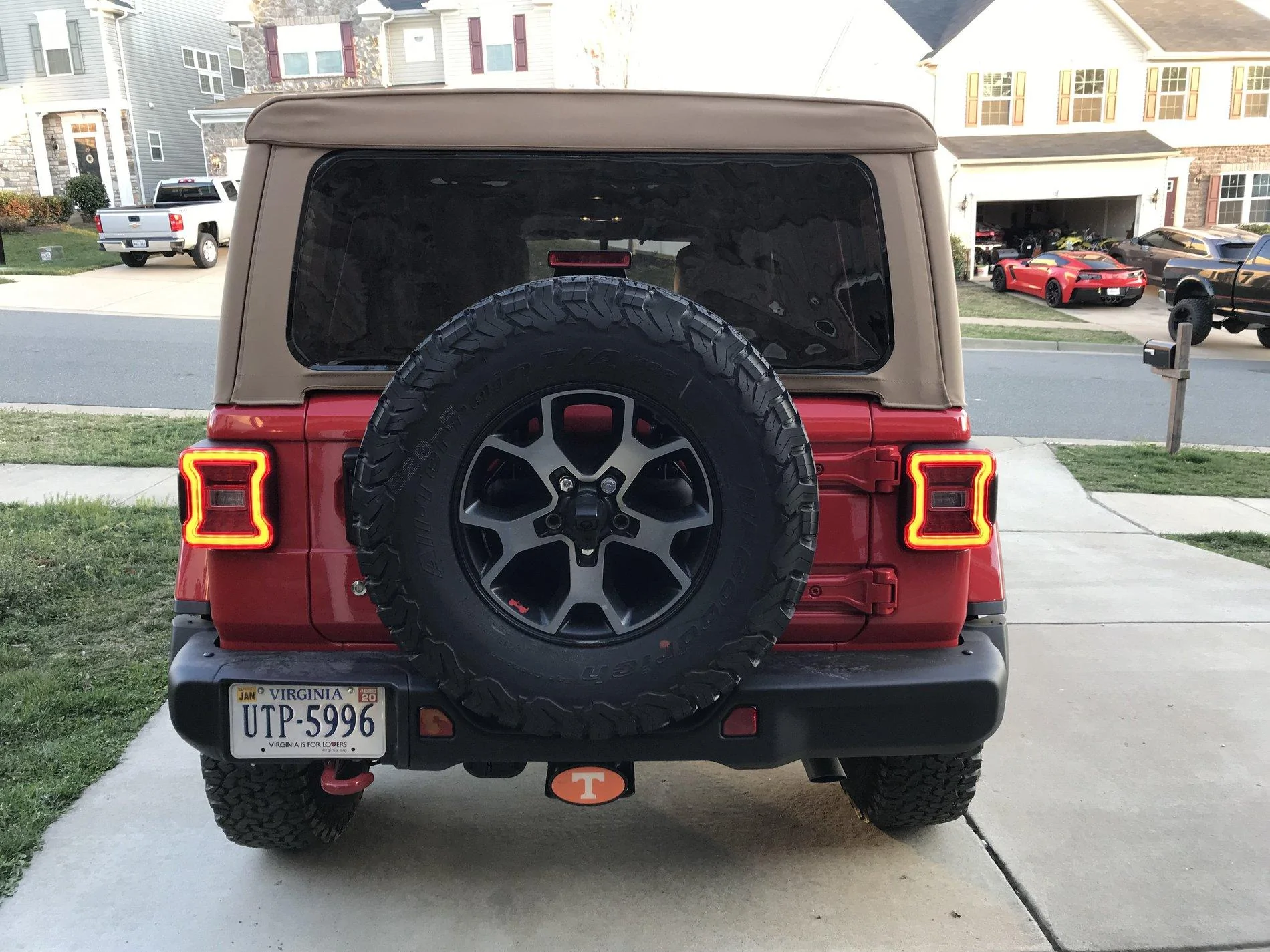 Jeep Wrangler JL Tan Soft Tops DA4125C2-F075-4CDC-A99E-A4B4FCC6CE0E