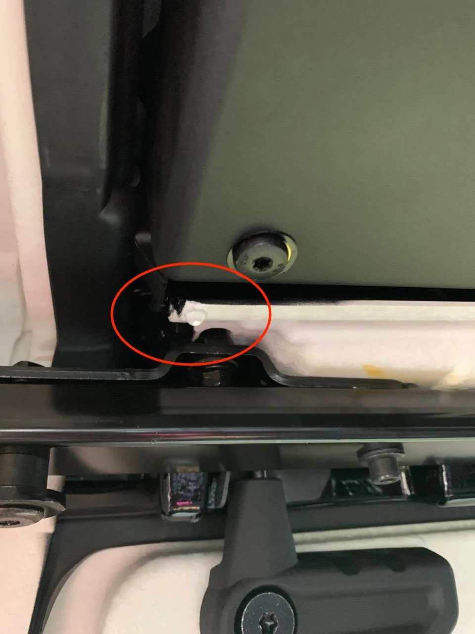 Jeep Wrangler JL Leak! One Touch Power Roof IMG_1742