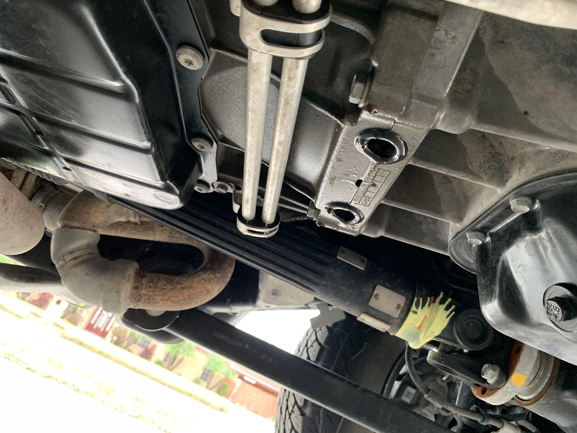 JEEP_oil_leak.webp