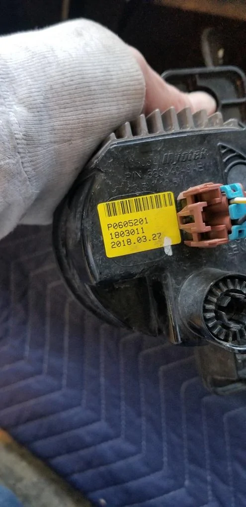 Jeep Wrangler JL Fog Light wiring connector? 20190329_173812