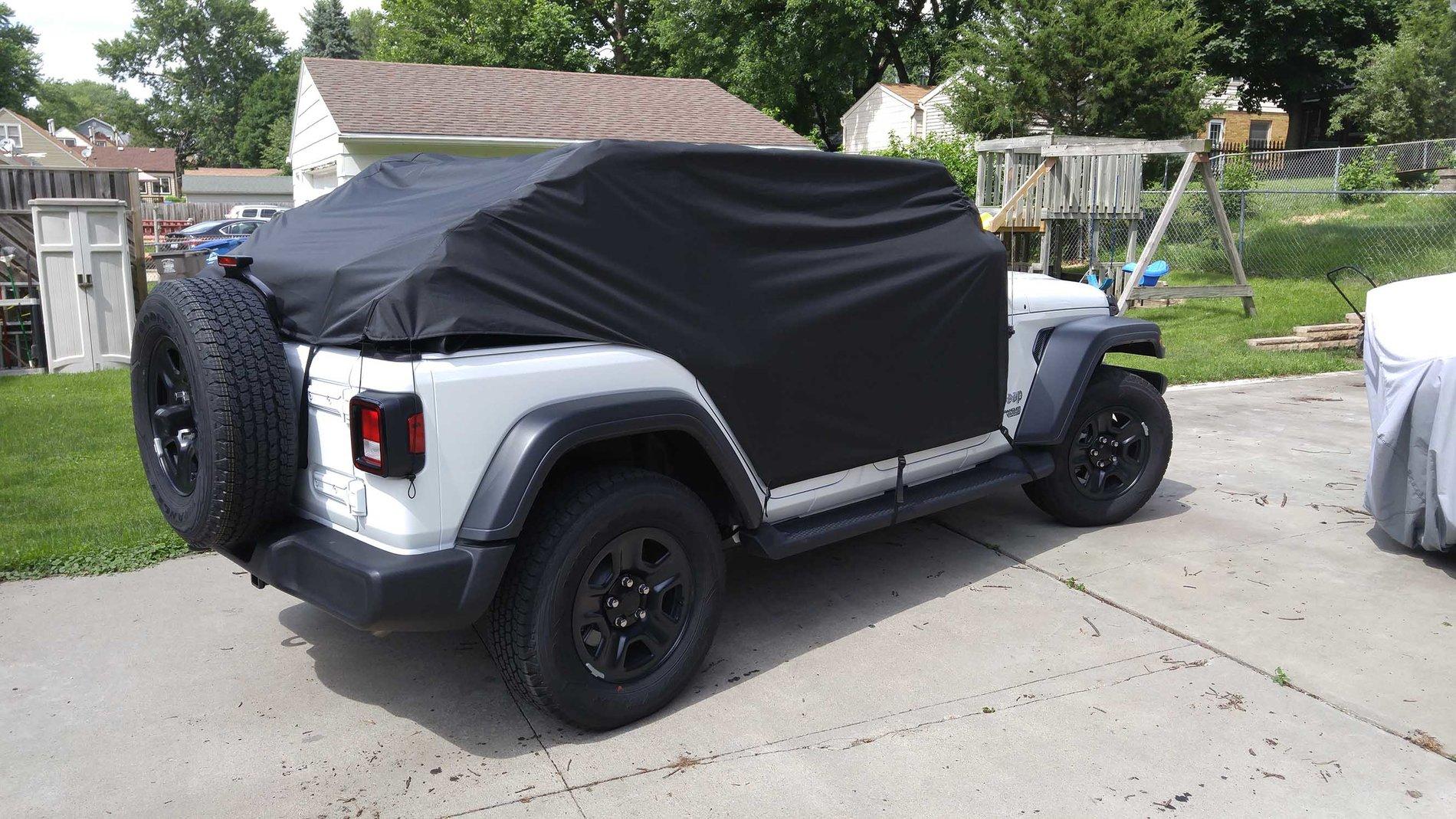Jeep Wrangler JL Using the Mopar Cab Cover on a Soft Topped JLU cover step side