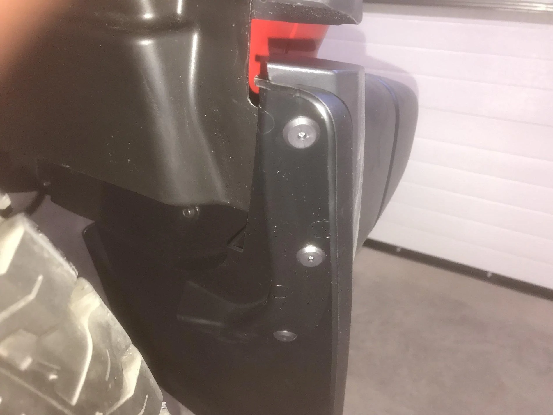 Jeep Wrangler JL OEM mudflaps and locking gas cap installed IMG_4214