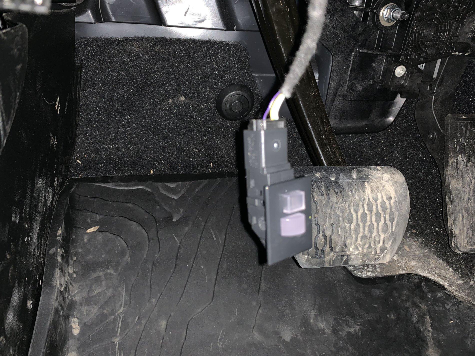 Jeep Wrangler JL Floor lightings confusions F10B42A5-7005-4DB2-88C1-930A55CE58D3