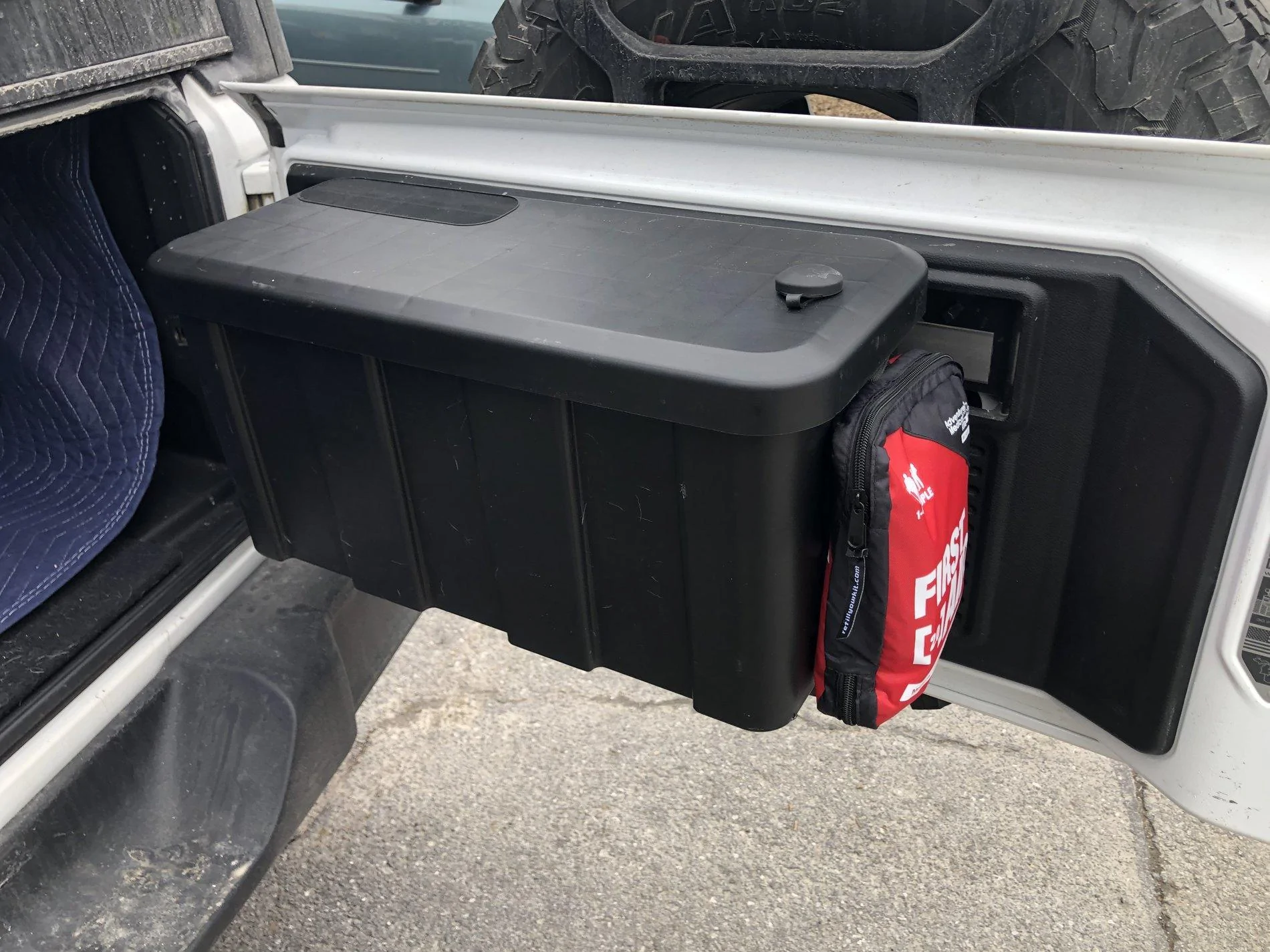 Jeep Wrangler JL Custom tailgate storage box FD6C5EEC-11C1-4A37-9252-DFD0EF6ECC2F