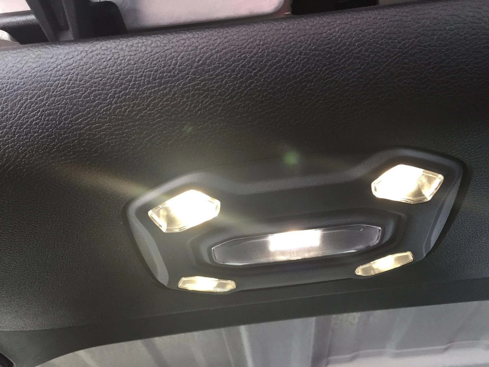 Jeep Wrangler JL INTERIOR DOME LIGHT in 2018 JL Unlimited upload_2019-4-8_15-0-10