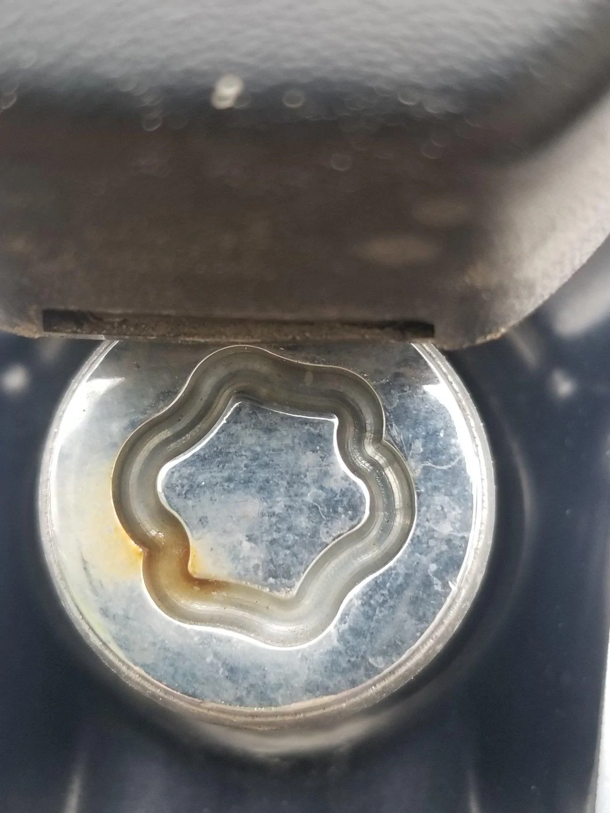 Jeep Wrangler JL Rusted lug nuts/lock 20190408_175904