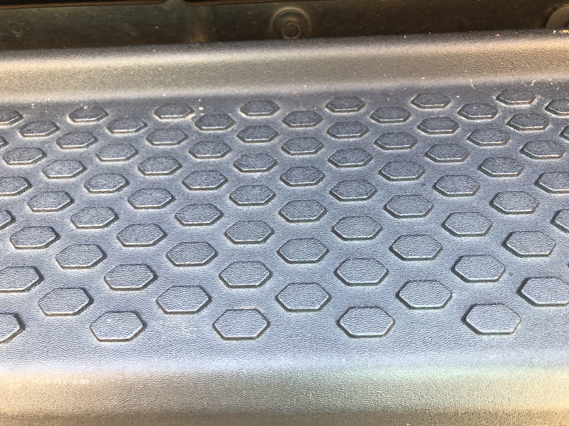Jeep Wrangler JL 2018 Sahara JLU Side Steps 56F3CB0C-0BA9-4AF0-9AE5-E5052E53453B