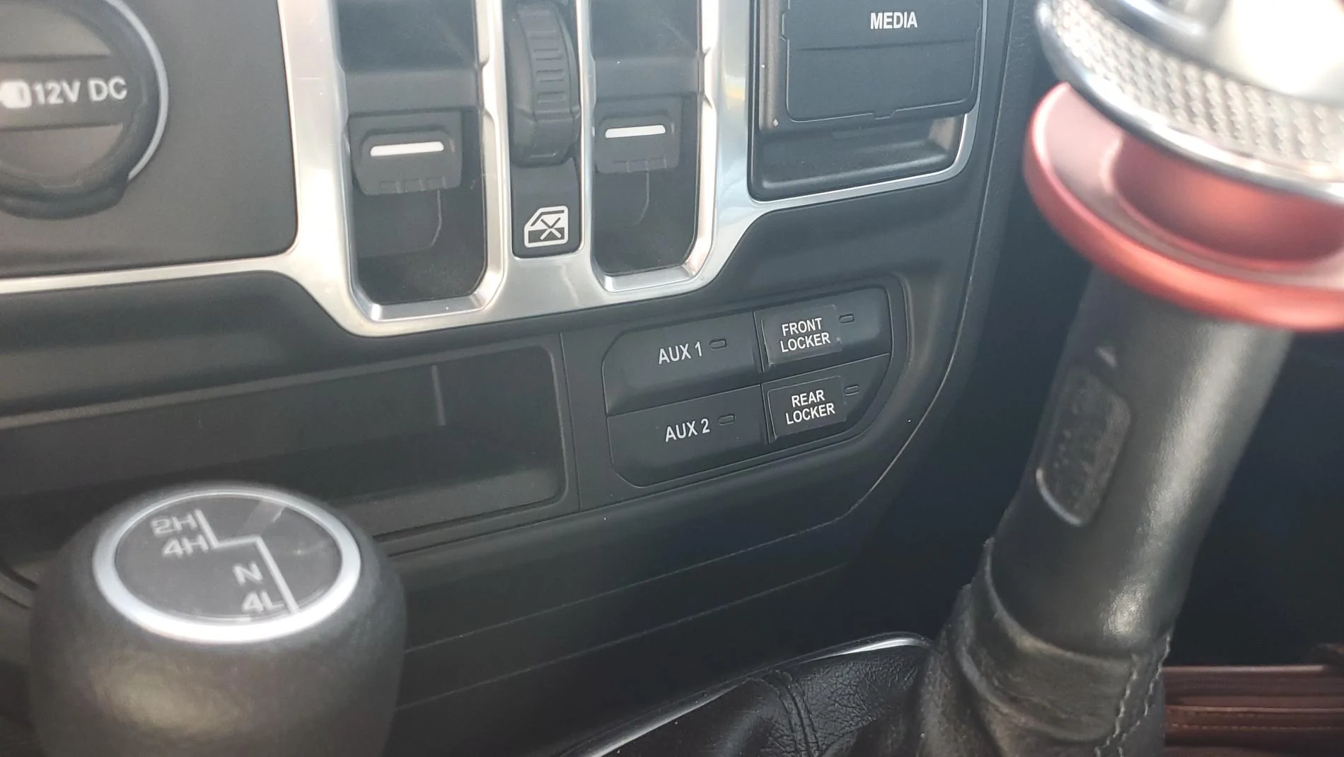 Jeep Wrangler JL Aux Button stickers? ShMwKlS
