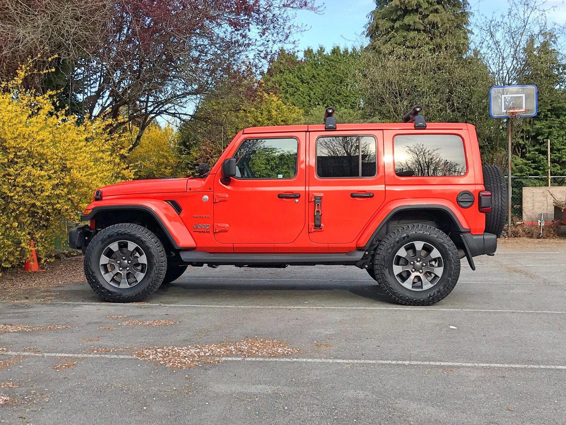 Jeep Wrangler JL Falken Wildpeak A/T3W 285/75R17 on Sport-S no lift 7BA45036-EA98-4152-B630-614B71A2AF6B
