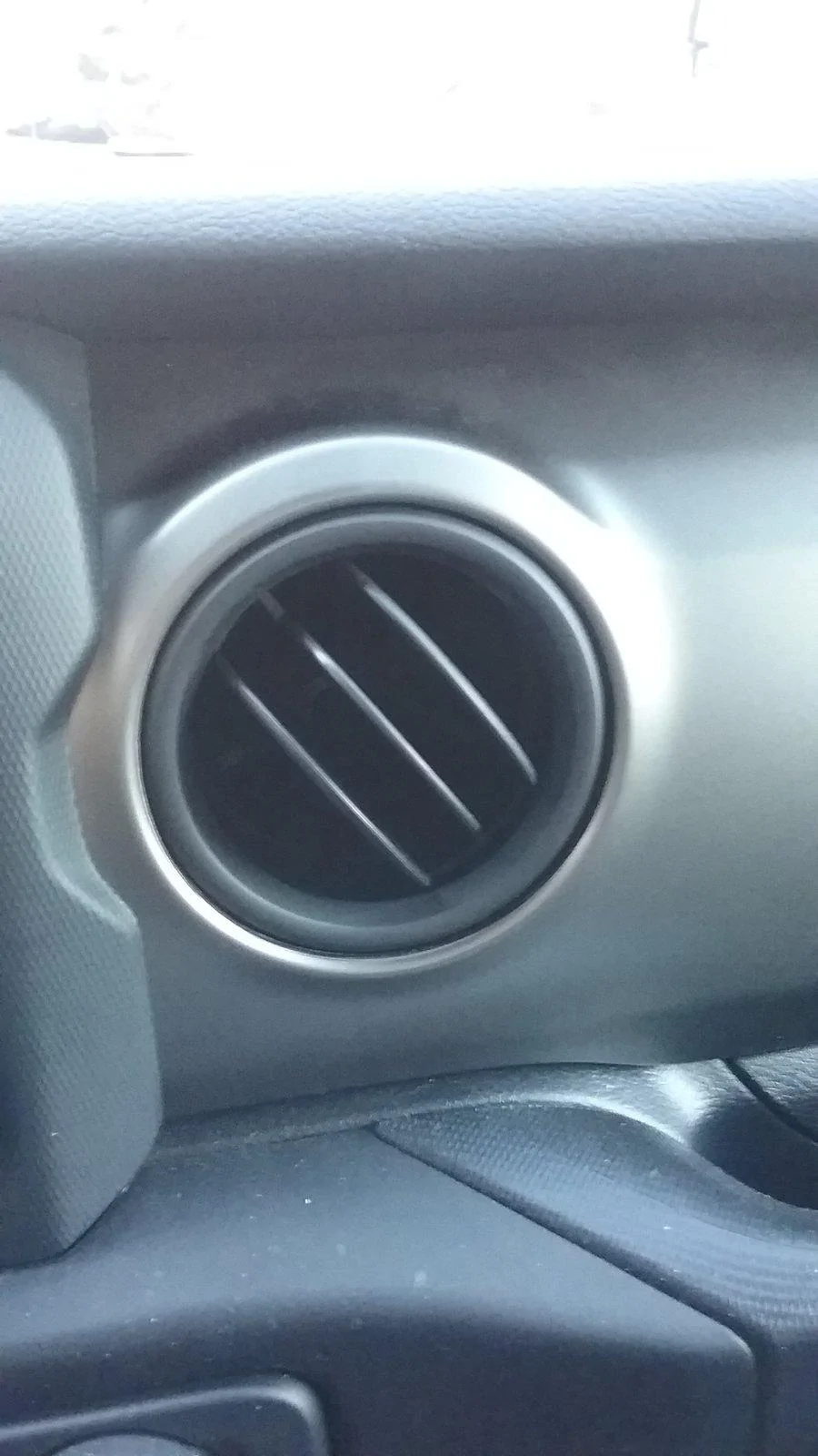 Jeep Wrangler JL Removing AC vent trim? 20190410_184938