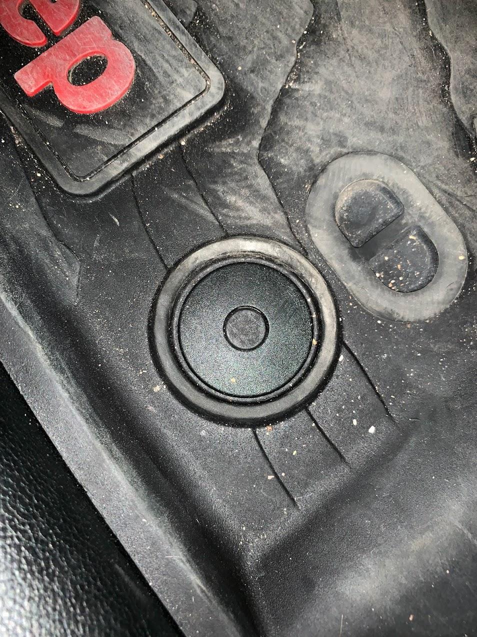 Jeep Wrangler JL Mopar Waterproof Mats - Missing Piece IMG_3525