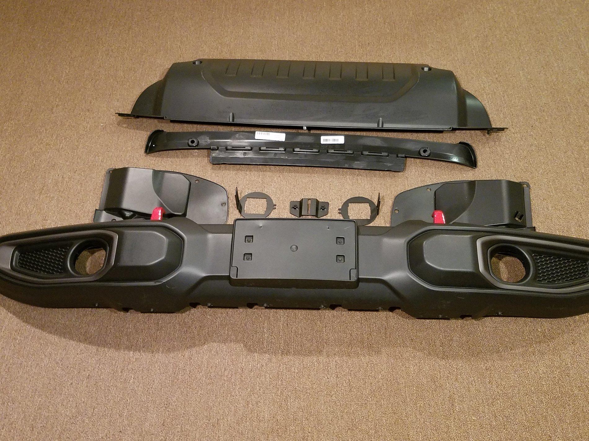 Jeep Wrangler JL 2019 Rubicon Plastic Front Bumper front bumper and damper
