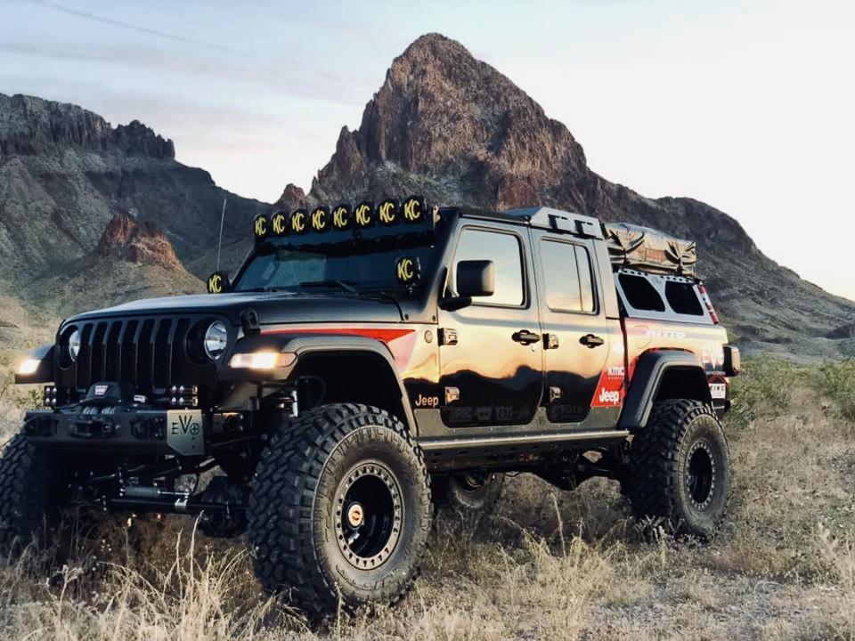 Jeep Wrangler JL JL Wrangler vs JT Gladiator Pickup - Differences and Crawling Comparison Test fullsizeoutput_793