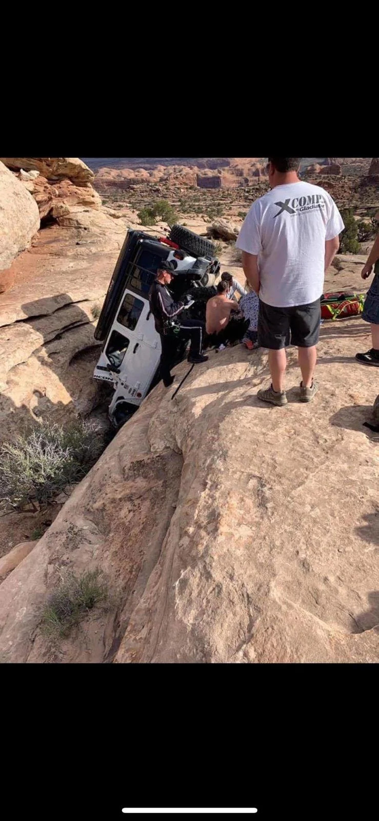 Jeep Wrangler JL Reports/rumors: Serious accident at 2019 Easter Jeep Safari 57049170_2471907736152737_678833393747623936_o