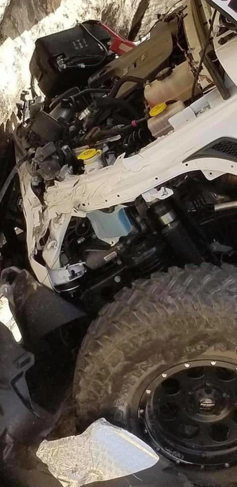 Jeep Wrangler JL Reports/rumors: Serious accident at 2019 Easter Jeep Safari 56980813_2471907856152725_7721617733757960192_o