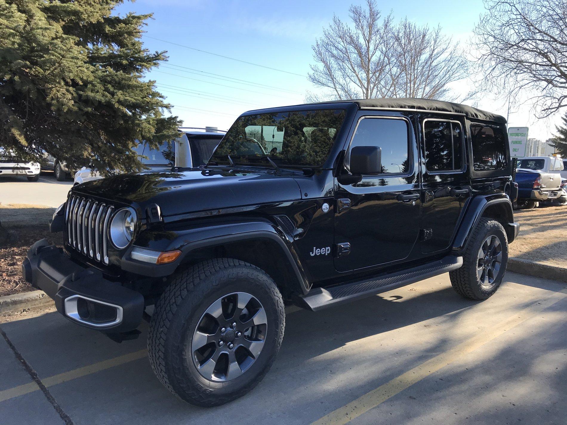 Jeep Wrangler JL MOPAR soft top on! 6E86325F-B1F4-44F2-8909-0D9294938875