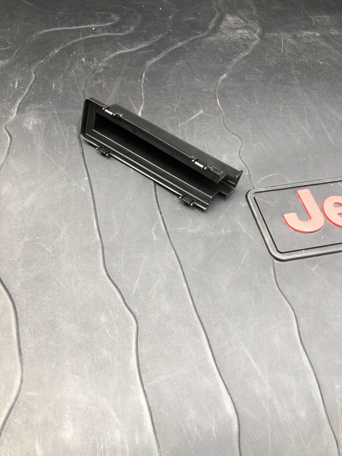 Jeep Wrangler JL Can anyone identify this plastic part? IMG_1400
