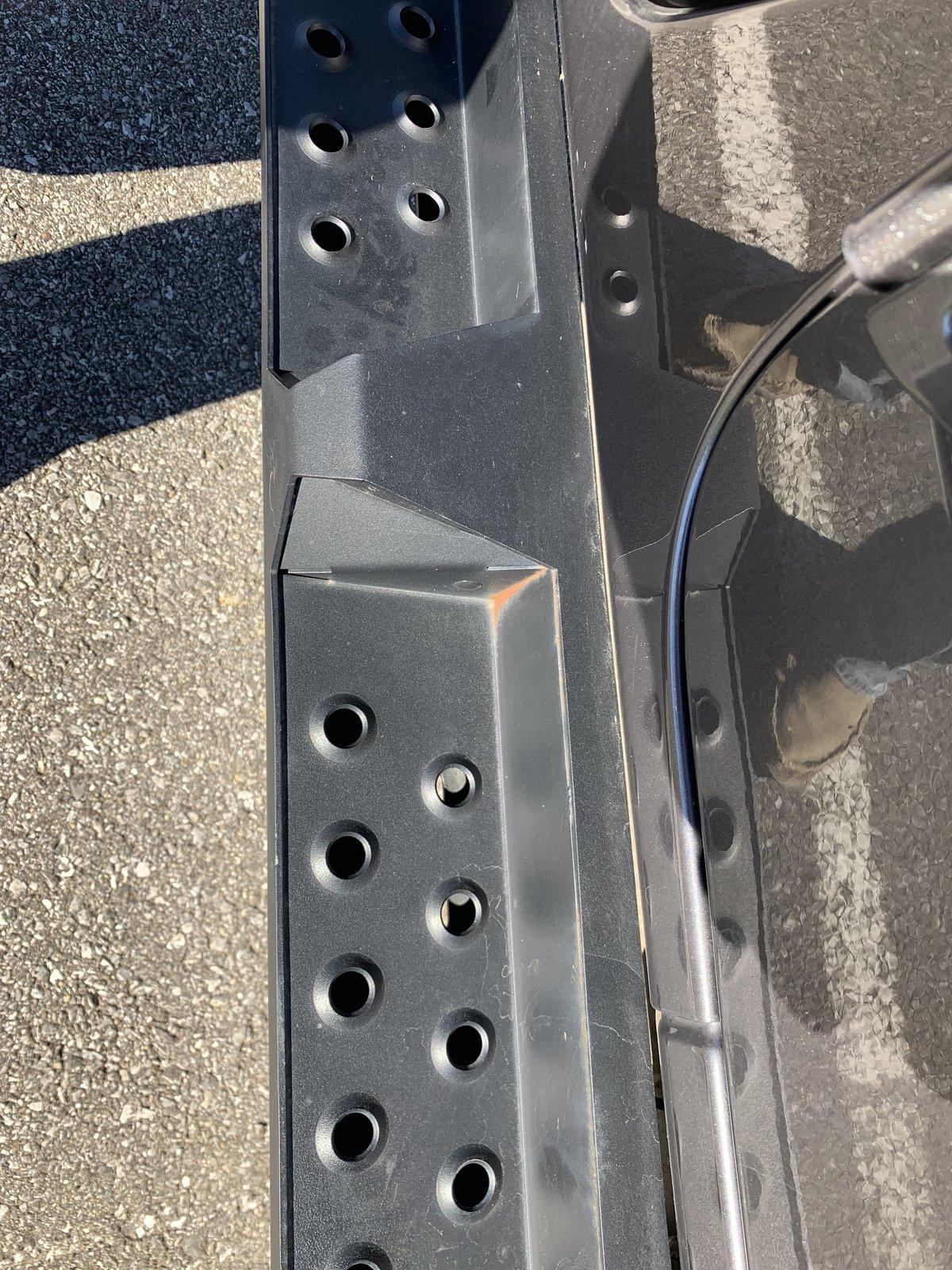 Jeep Wrangler JL Roam sidestep Rust F995E515-3B80-409B-B53B-B602DD47287A