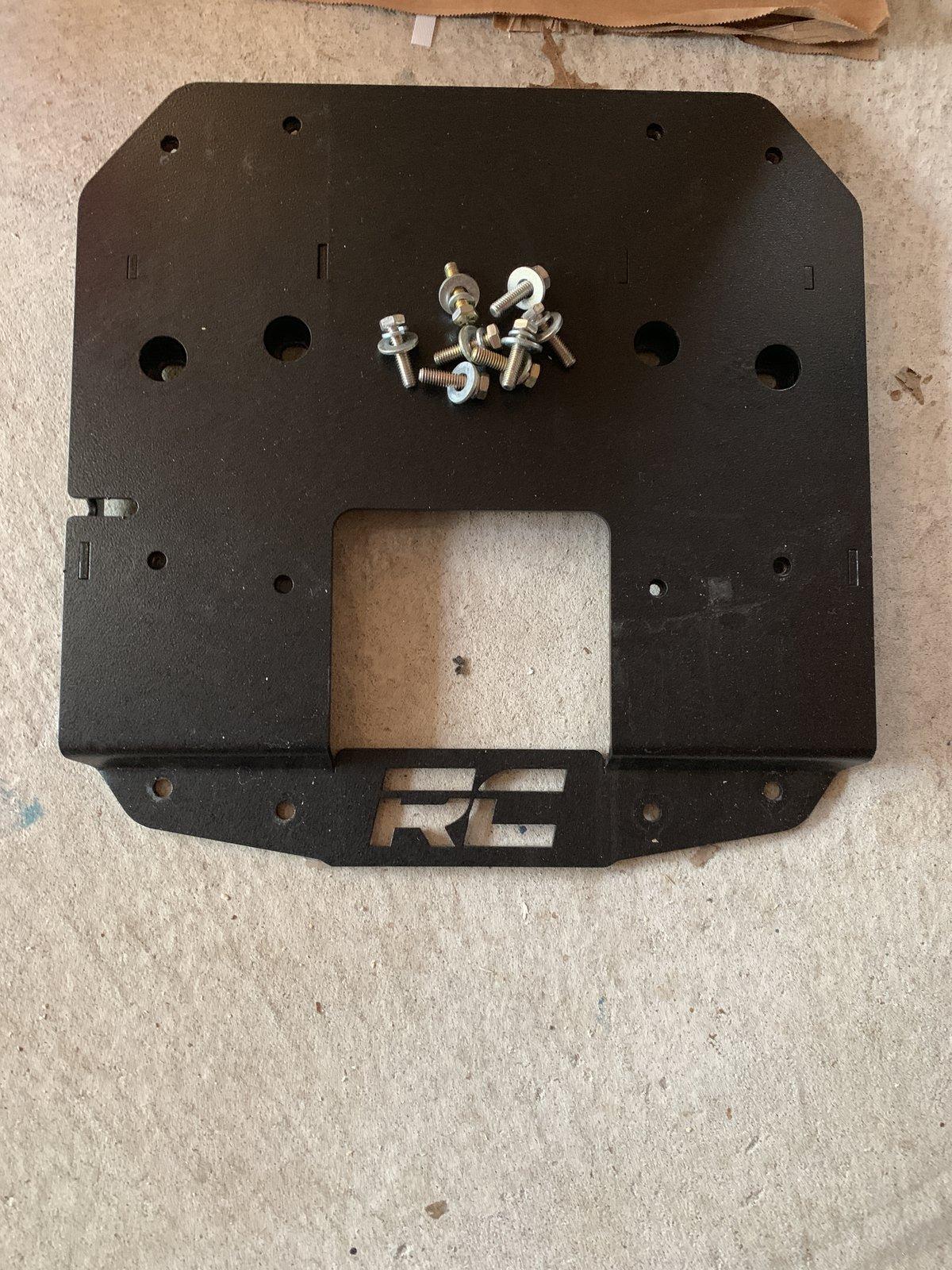 Jeep Wrangler JL Rough Country Spare tire relocation Bracket 2019-04-16 17.44.32