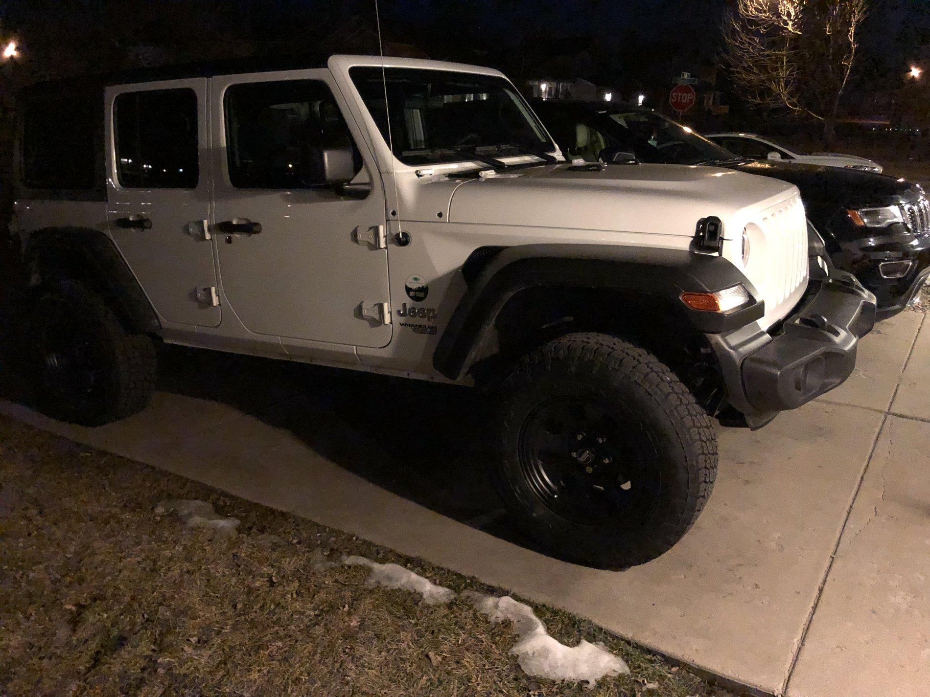Jeep Wrangler JL Rough Country released 2.5 inch lift today for JL Wrangler A7E61F27-C7EA-4C06-A8C9-1339C40AA93C