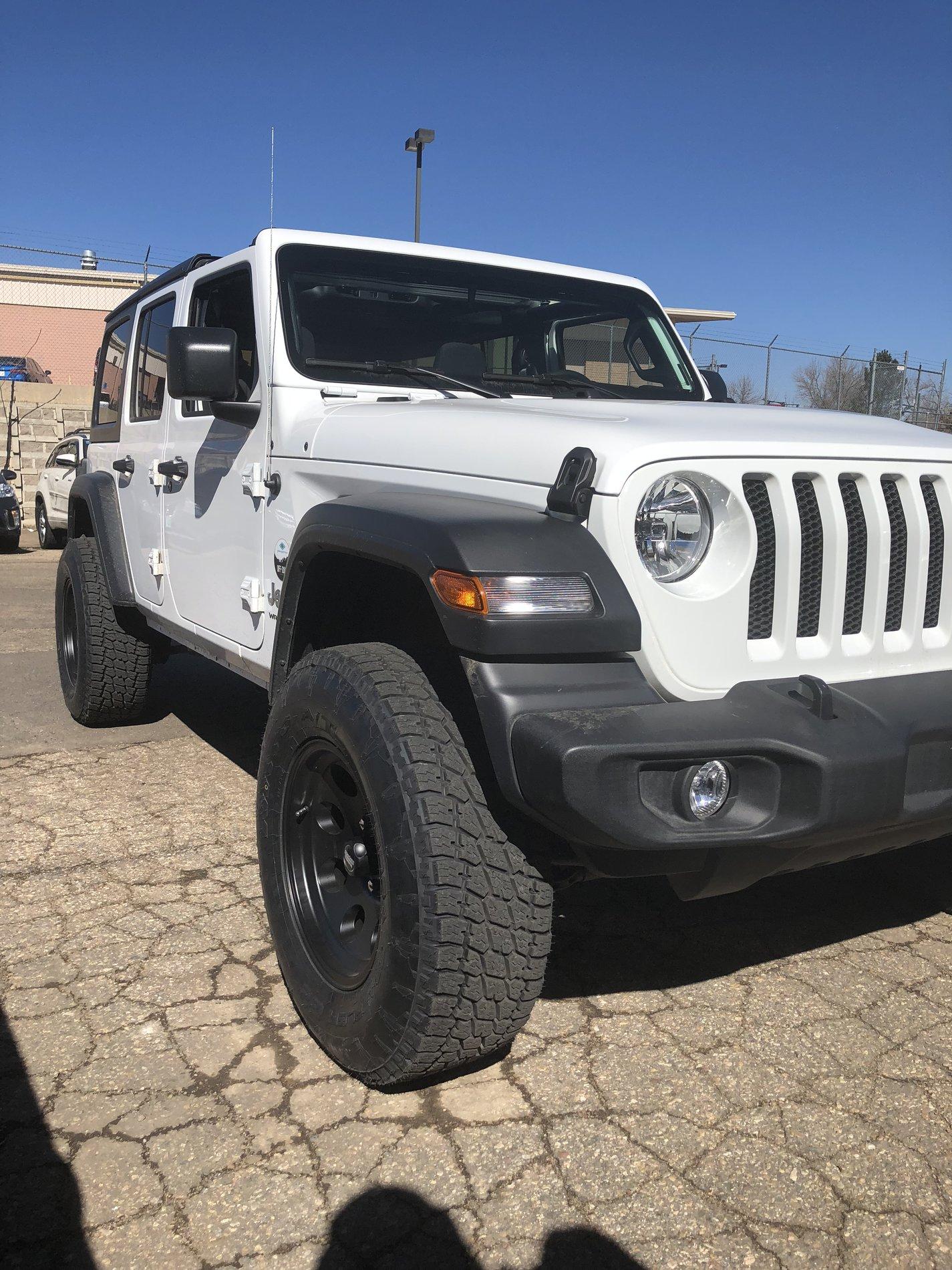 Jeep Wrangler JL Rough Country released 2.5 inch lift today for JL Wrangler IMG_0547