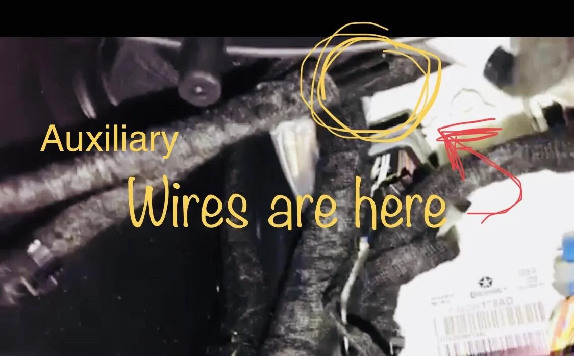Jeep Wrangler JL Auxiliary (AUX) Switches Configuration/Installation DIY 9ACB2A79-BE95-4041-B3B5-5E0347C4F720