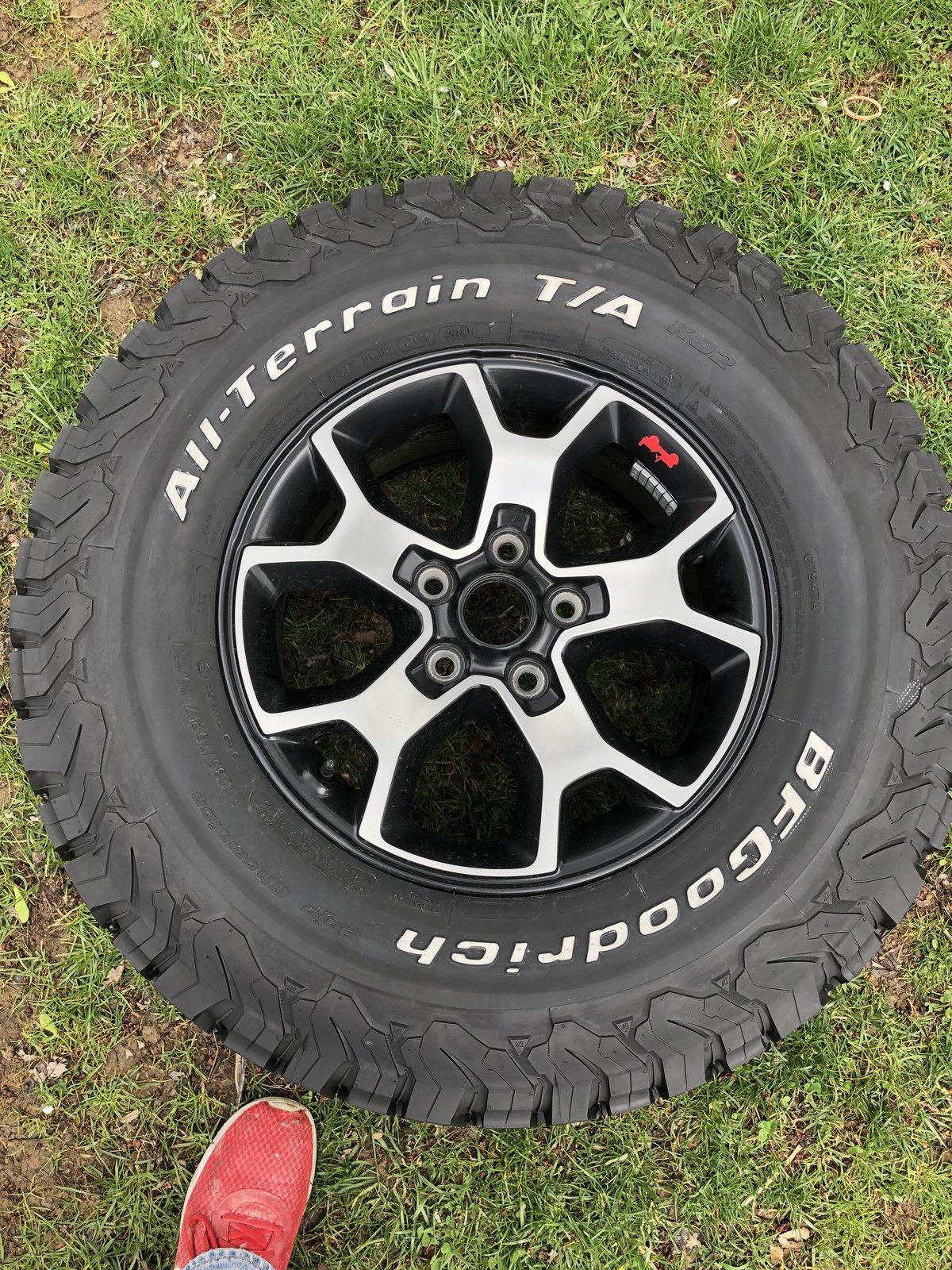 Jeep Wrangler JL 5 Rubicon wheels, tires, and tpms AF4CBF38-FDCD-4034-84C7-7F12DBD6E8D0
