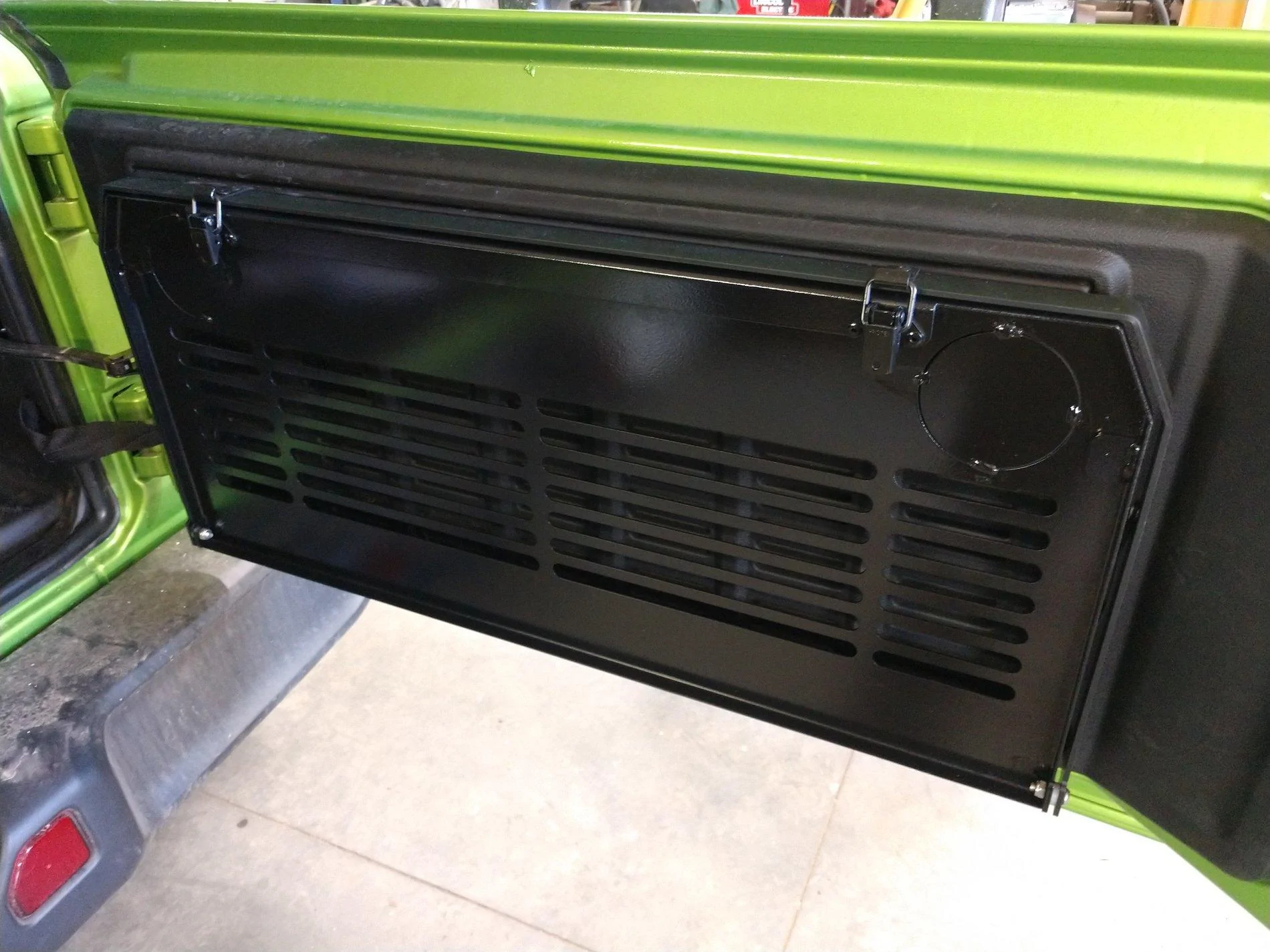 Jeep Wrangler JL Mopar Tailgate Table Installation Writeup IMG_20190424_095500771