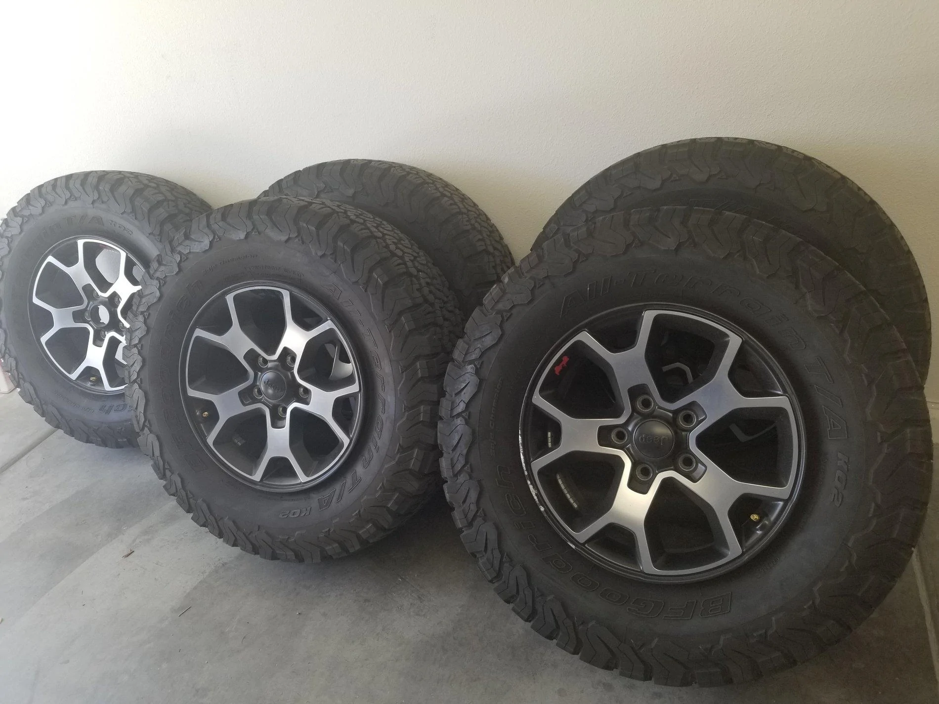 Jeep Wrangler JL 2018 Rubicon Wheel/Tire Take Offs 20190419_103513
