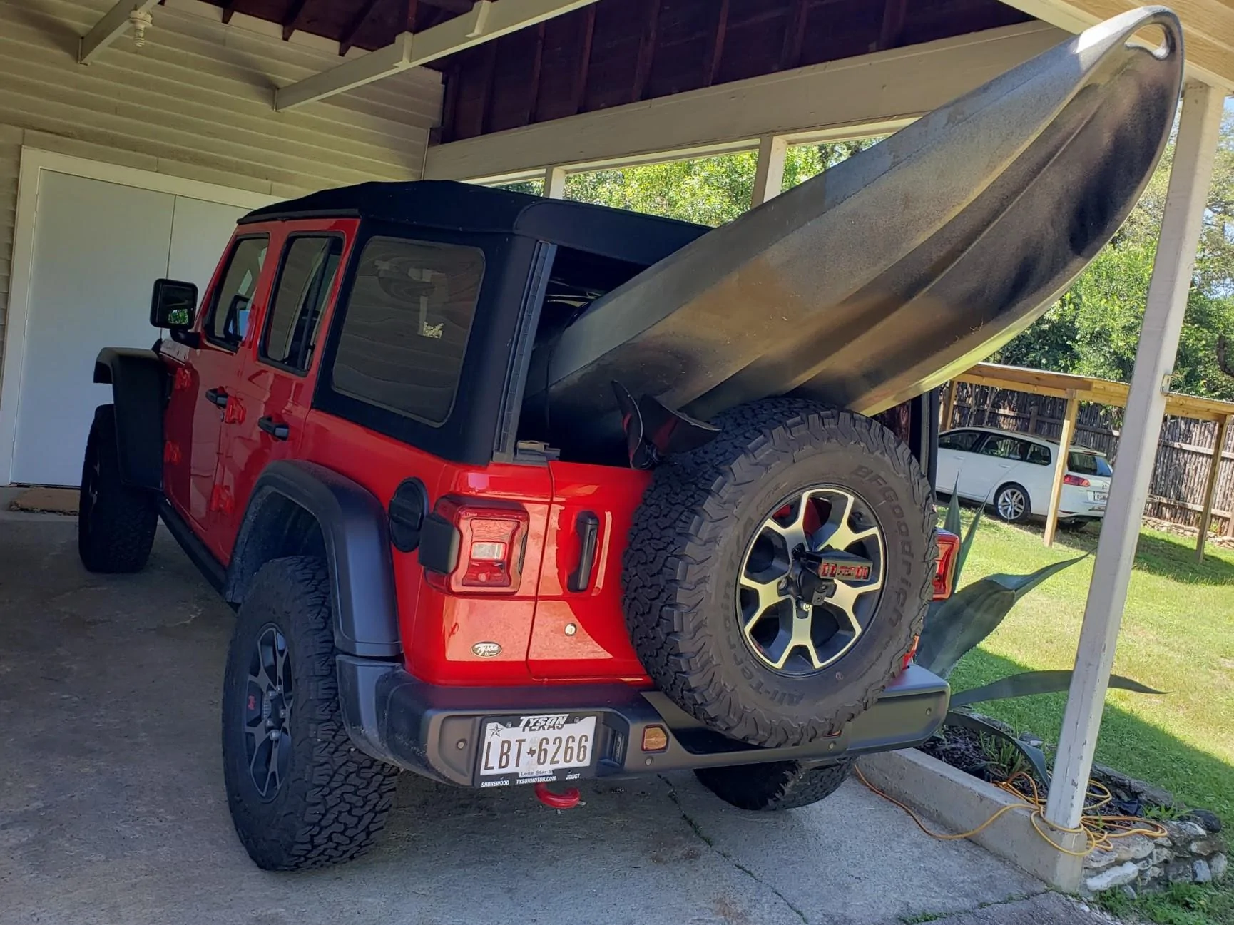 Jeep Wrangler JL Free third brake light relocation 20190425_152022