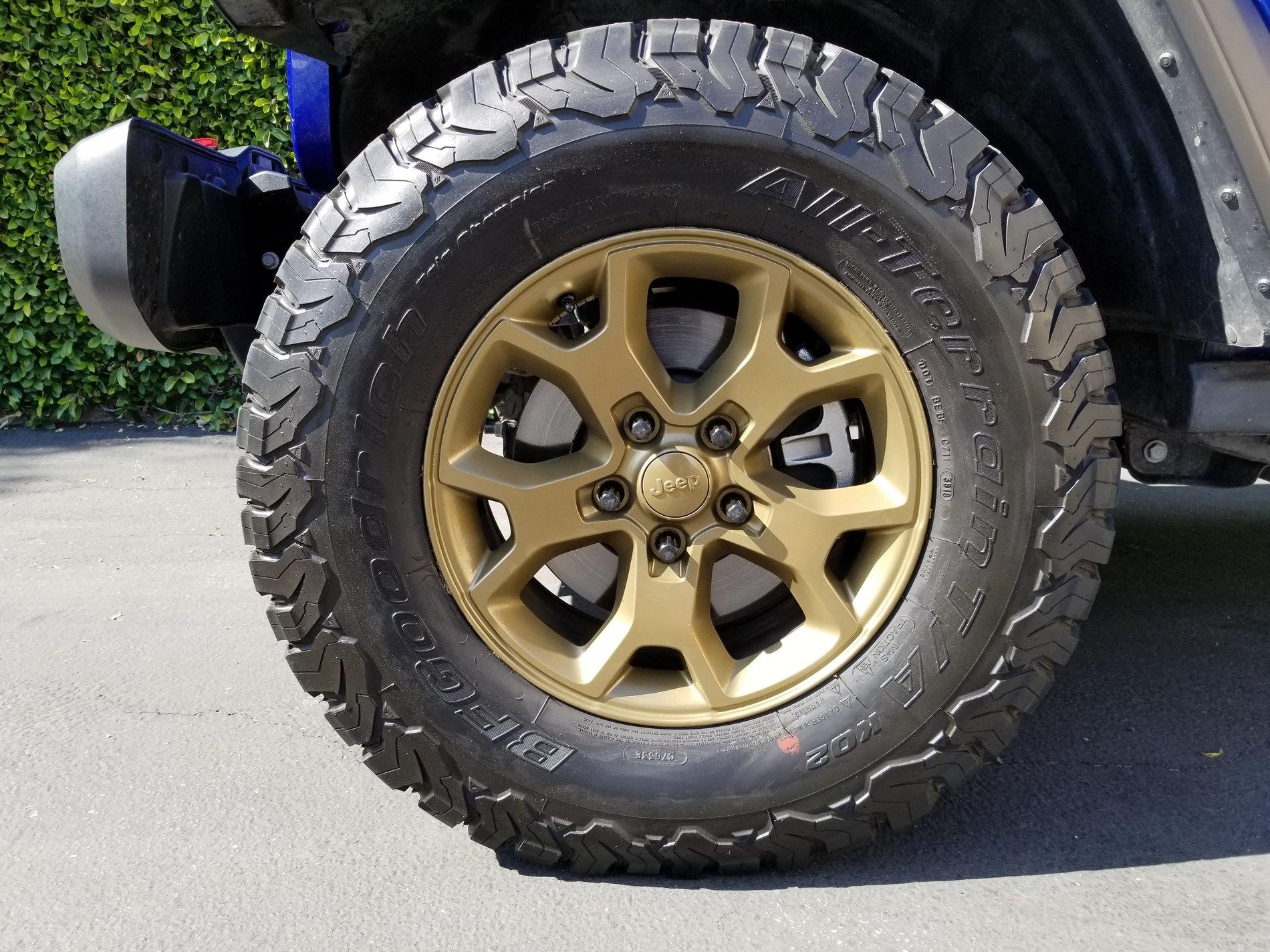 Jeep Wrangler JL Ocean Blue + Bronze PlastiDip Wheels cmeiVwR