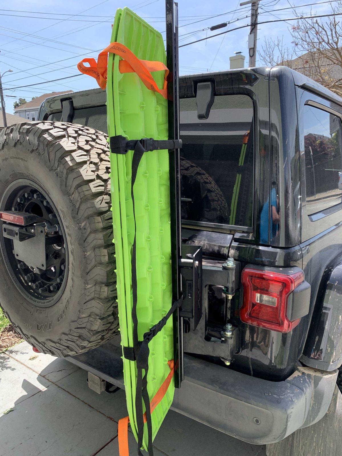 Jeep Wrangler JL Rotopax tailgate mount. No bumper mount 1C211E6A-E29E-433A-A585-A027F85DF322