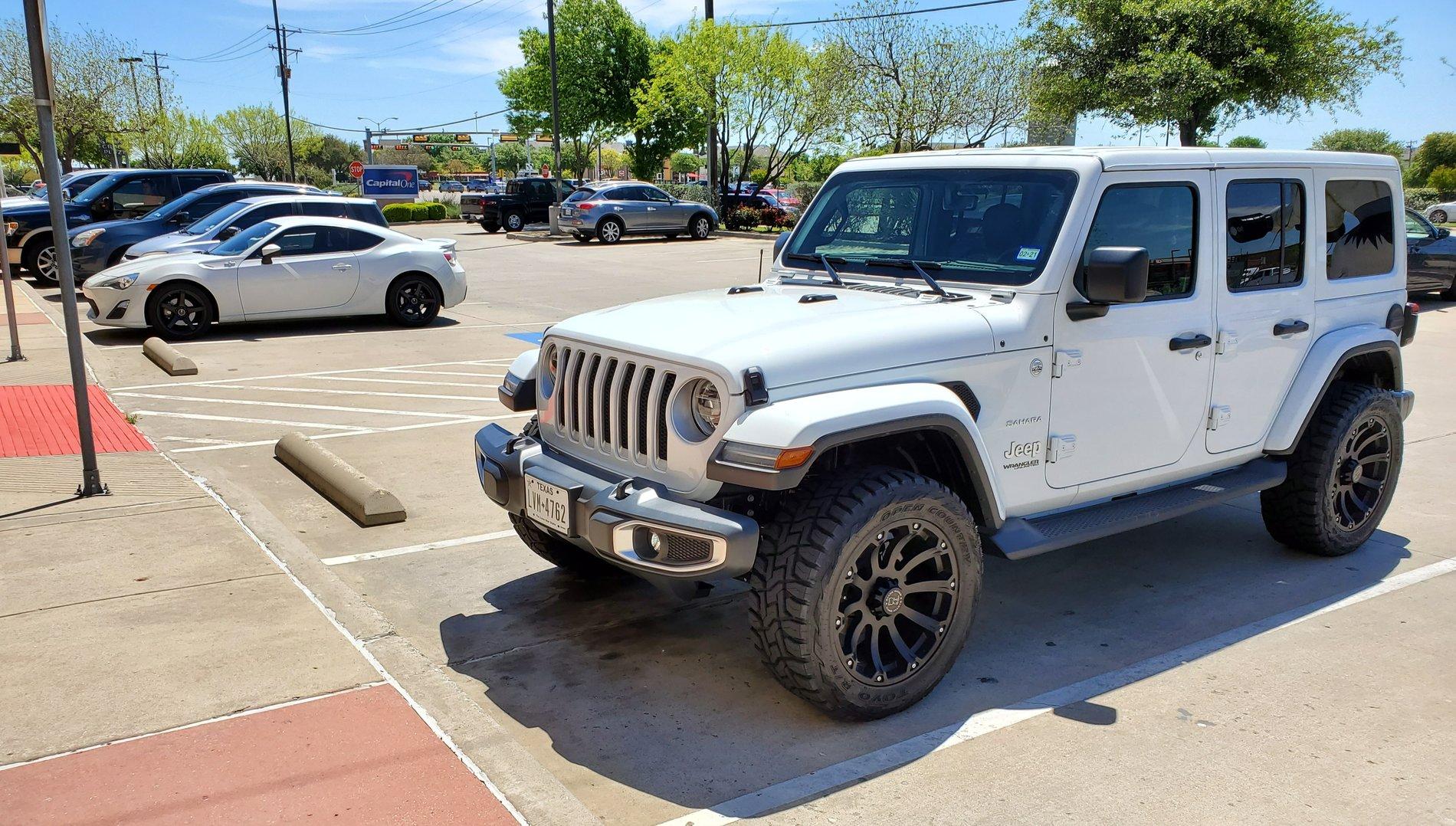 Jeep Wrangler JL Night Mode on 8.4 Nav 20190415_122252