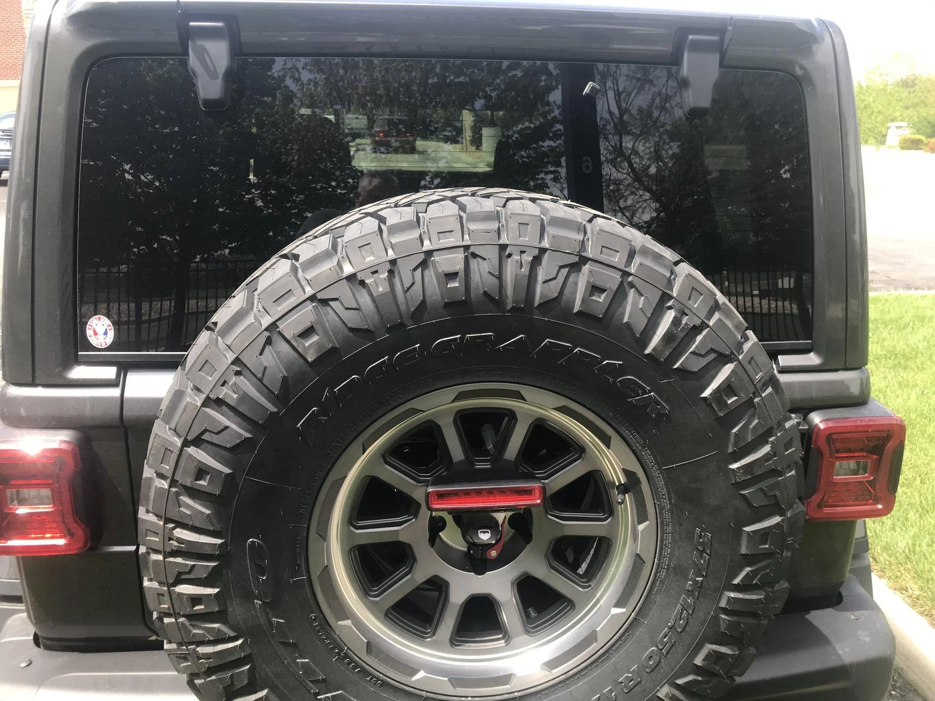 Jeep Wrangler JL The Tire Carrier Thread 52E38D5B-6C78-46FB-8665-81D82F0EC0CE
