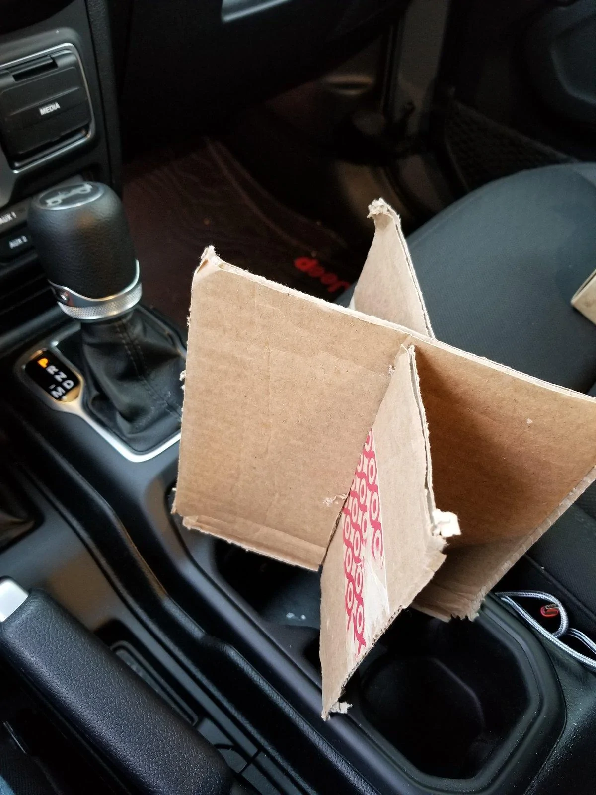 Jeep Wrangler JL Center console organizer 20190502_190418