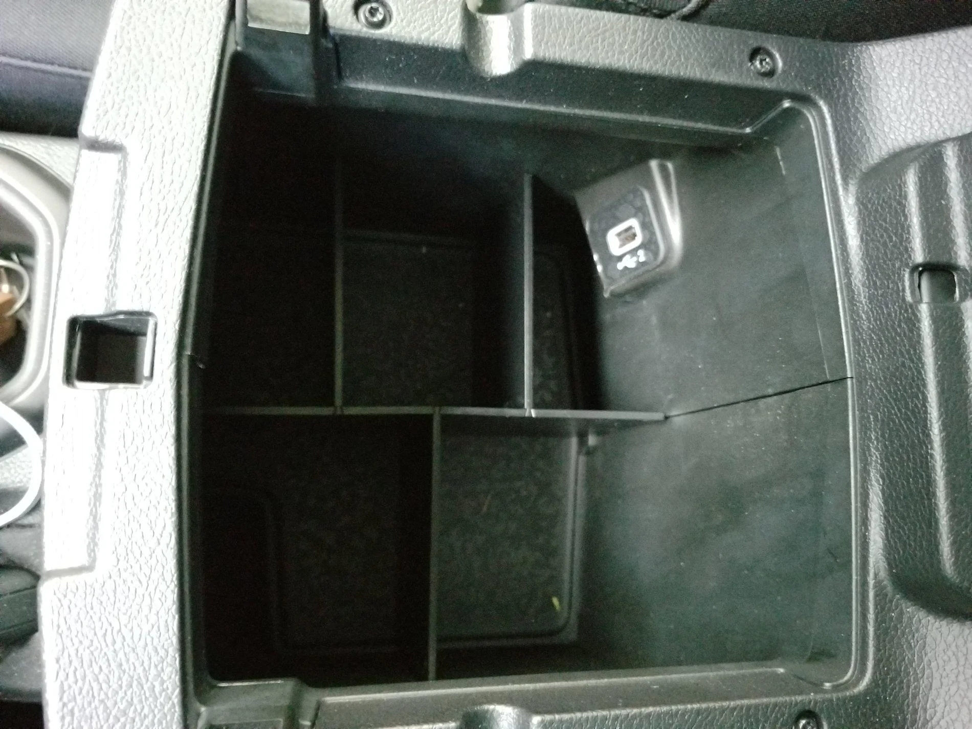 Jeep Wrangler JL Center console organizer 20190502_185705