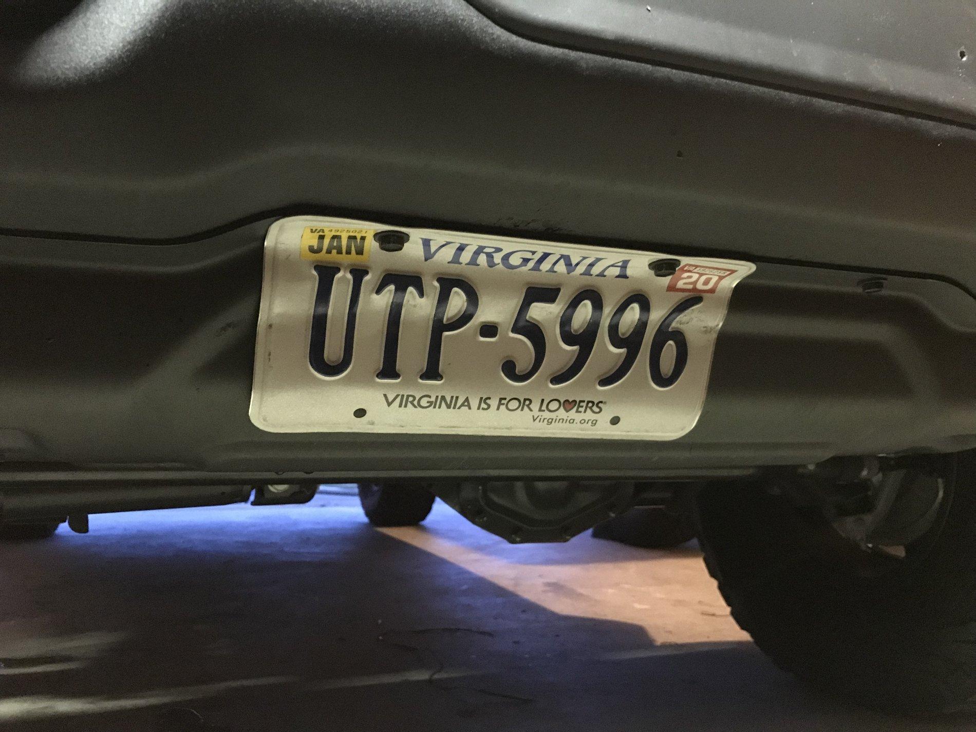 Jeep Wrangler JL Inconspicuous Front Plate 8DD9B404-9D57-46B8-A6E2-4ABCCB052094