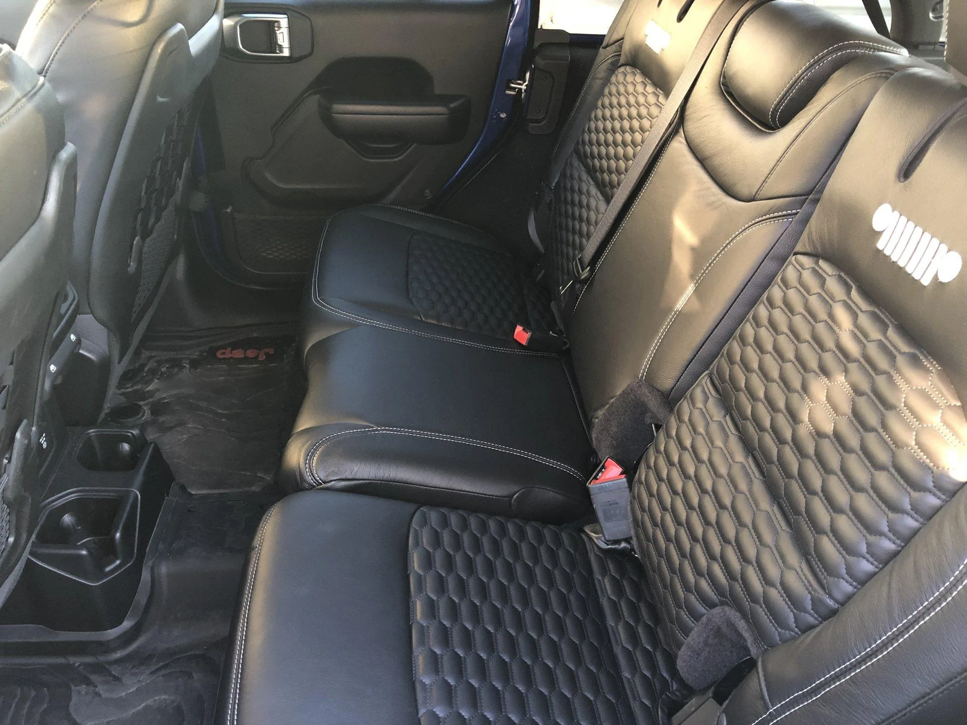 Jeep Wrangler JL Feeling Ripped off with CBS leather option 354B206C-1883-4962-B663-B06D63E7FEBD