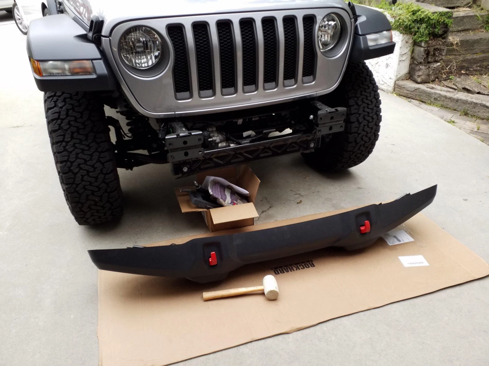 Jeep Wrangler JL Plastic Rubi Bumper removal 20190504_074532