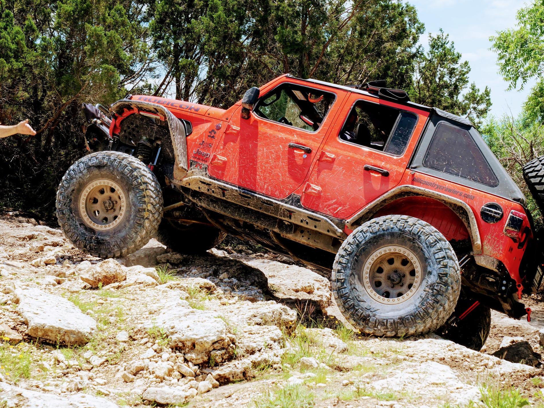 Jeep Wrangler JL Tombstone RqtDcbUb2COkKI1QL_y3gAsEfzZk0bKBJzSG4WcAYo2uBAMZb_Zym_sZ_VmH1NIYeO5PnO5eSycUQS4Pq=w2502-h1876-no