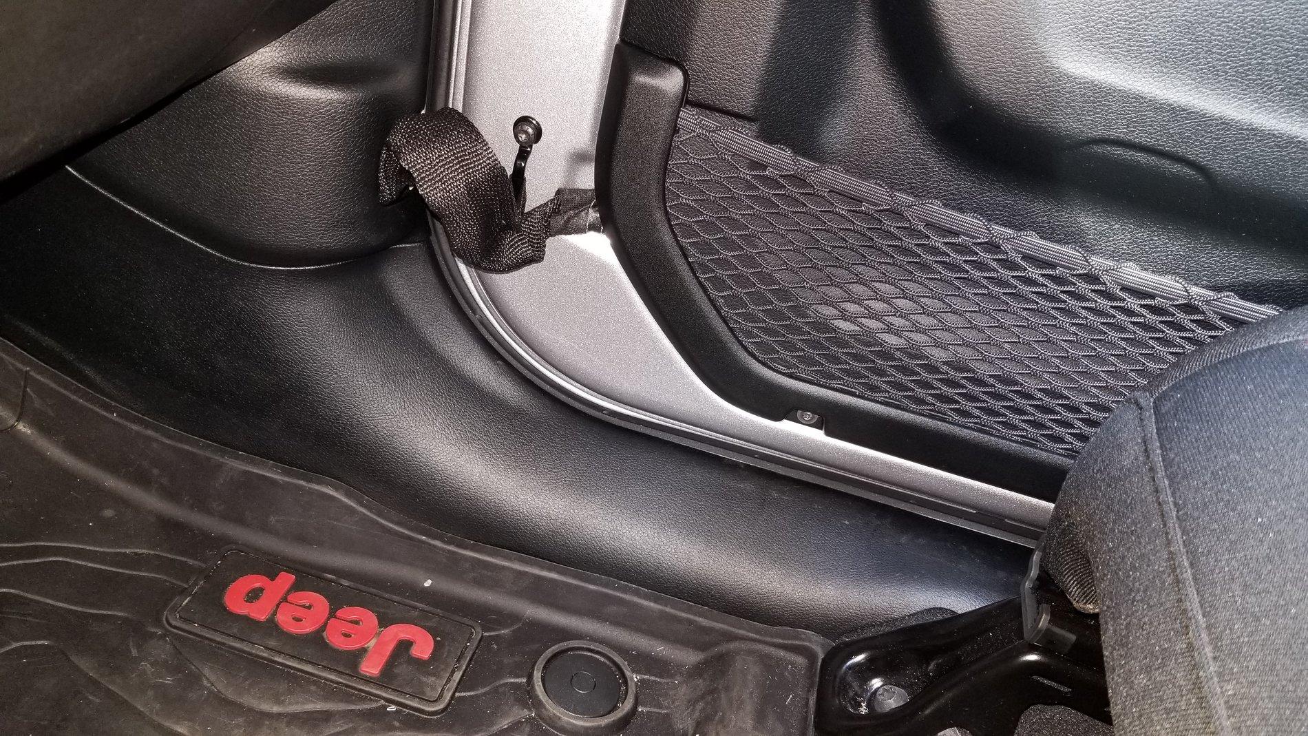 Jeep Wrangler JL Door limiting strap annoying 20190507_085703