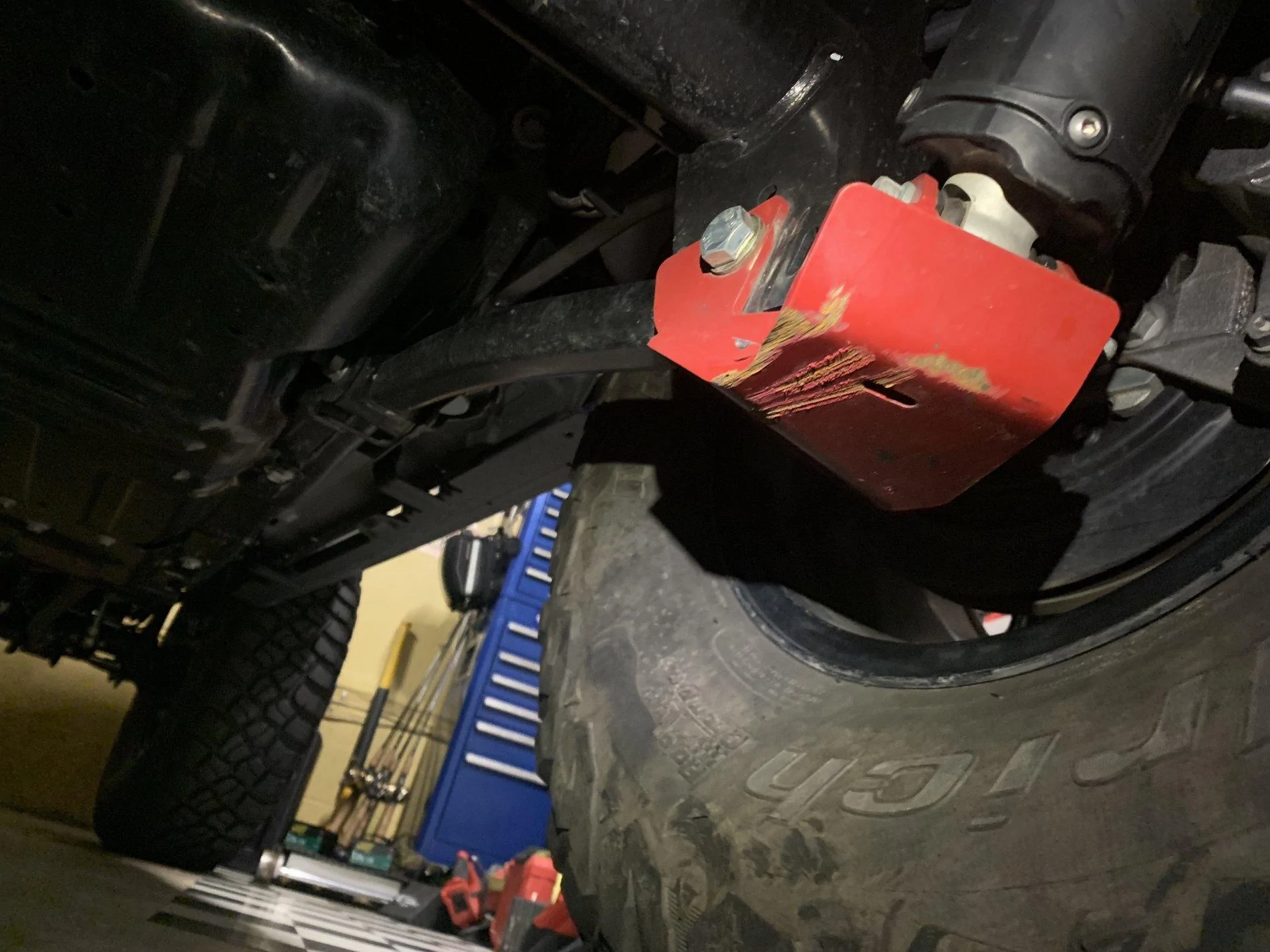 Jeep Wrangler JL Rancho differential glide plate install TPugaYTlR42e8b8aqEOXzQ