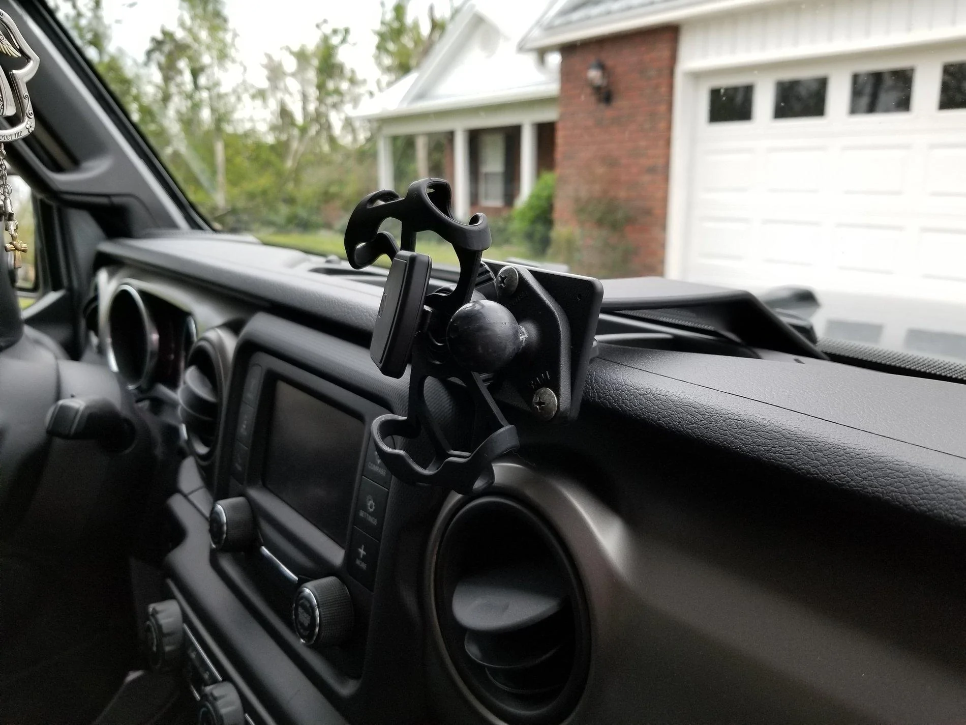 Jeep Wrangler JL Another JL - Specific Phone Mount Option 20190425_175516