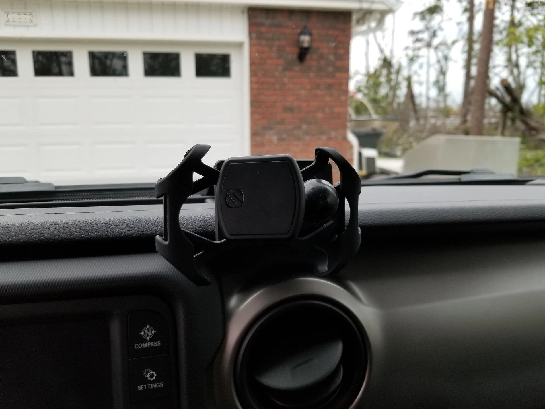 Jeep Wrangler JL Another JL - Specific Phone Mount Option 20190425_175235