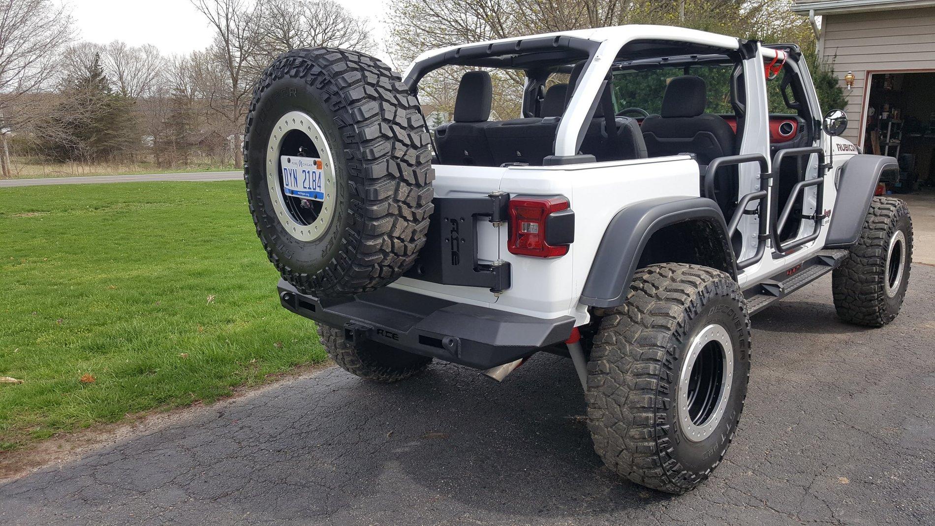 Jeep Wrangler JL Tire carrier: bumper mount vs hinge replacement? 20190425_162658