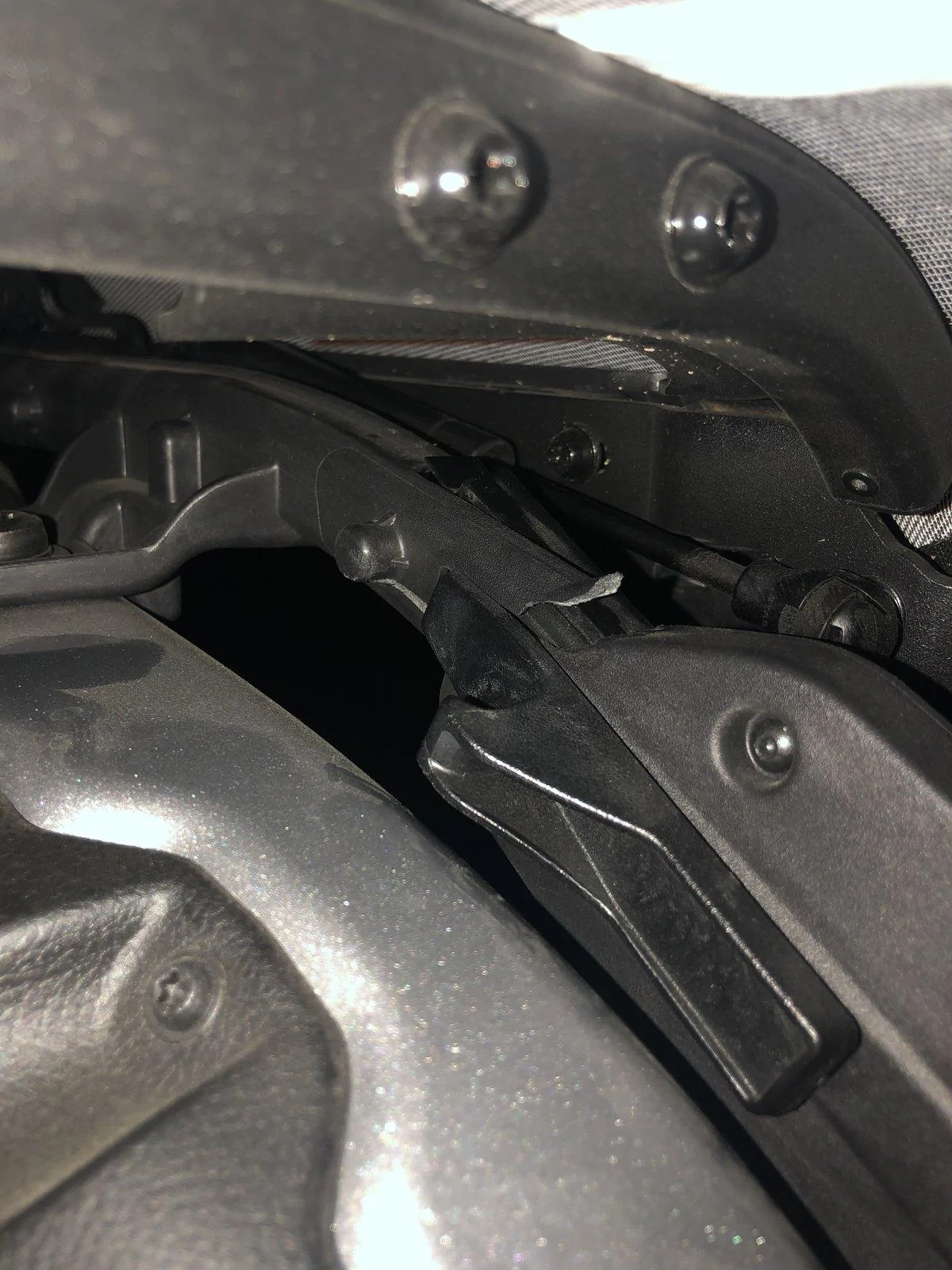 Jeep Wrangler JL Broken soft top 2DFAE985-B525-4236-A751-DC59E02C8CD7
