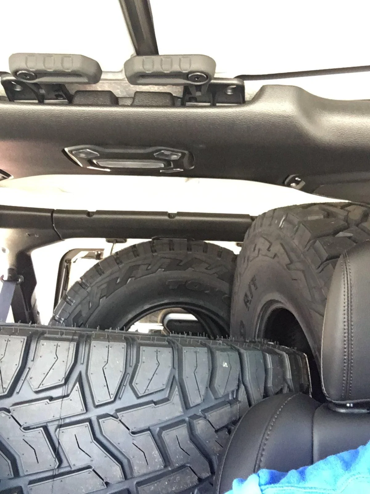 Jeep Wrangler JL Can I fit 4 37s in my JLUR for transport? 1B76CD07-E3BE-4C08-BFCB-A119ABAA0929