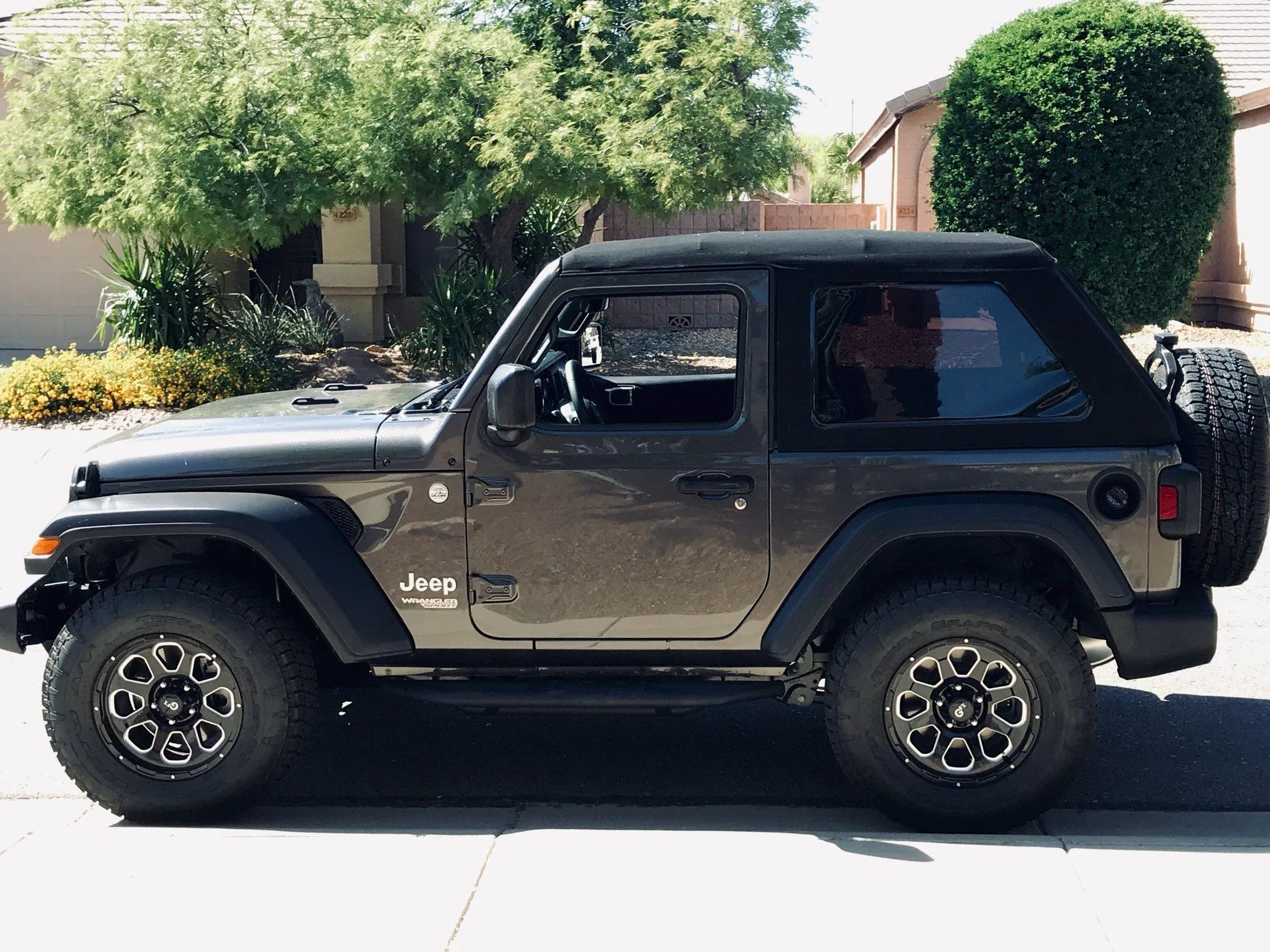 Jeep Wrangler JL JL Trektop EF5DC836-C1C1-482E-92E4-C021F891F8E3